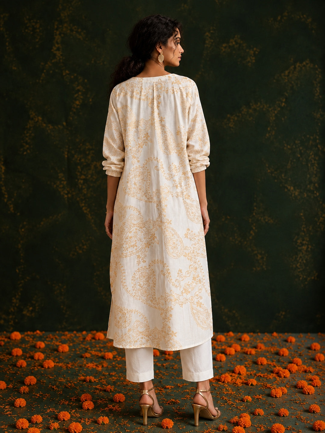 KoraKanvas Heirloom Paisley Kurta Set 4