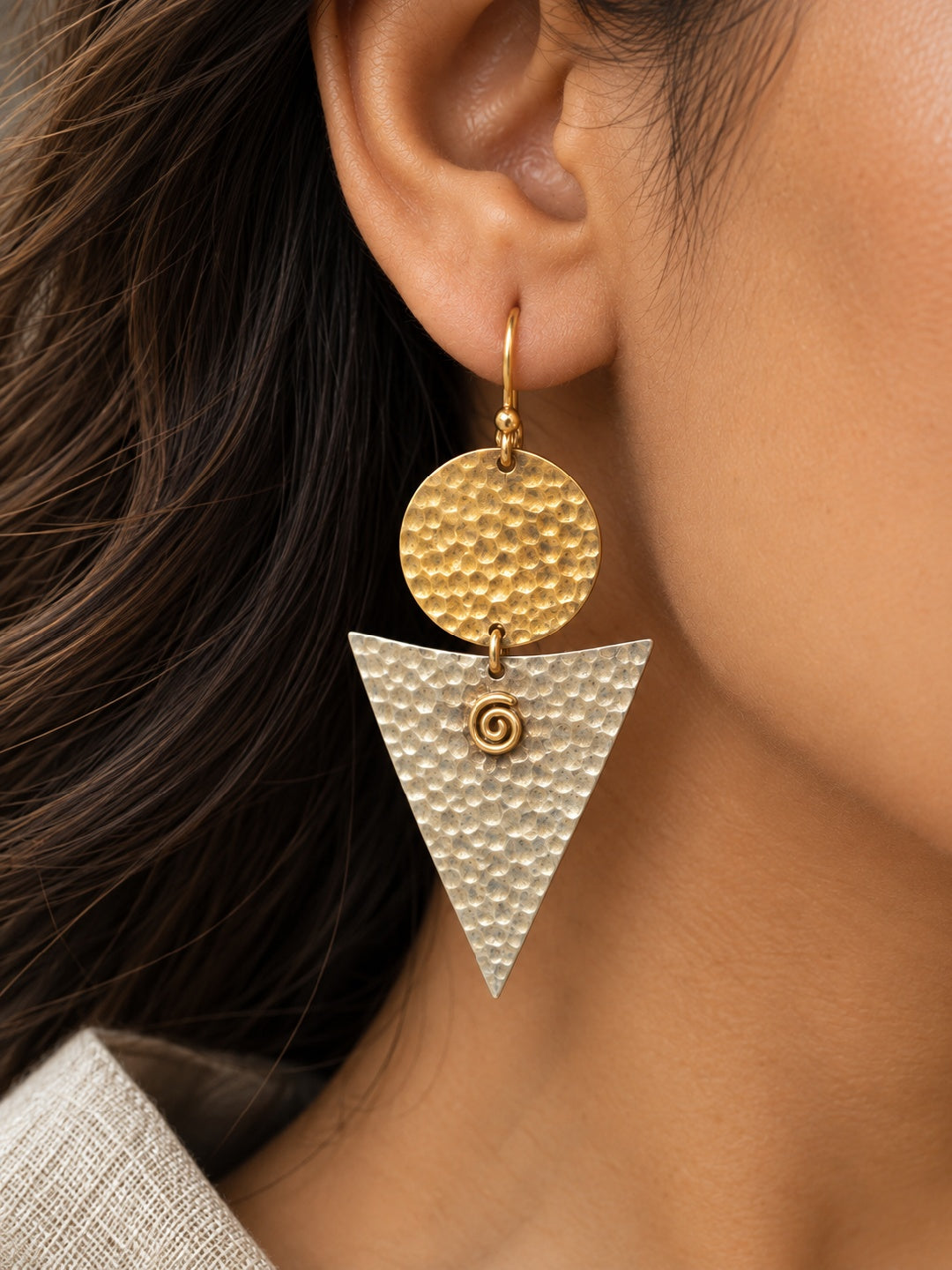 KoraKanvas Trikon Beaten Brass Earrings 1