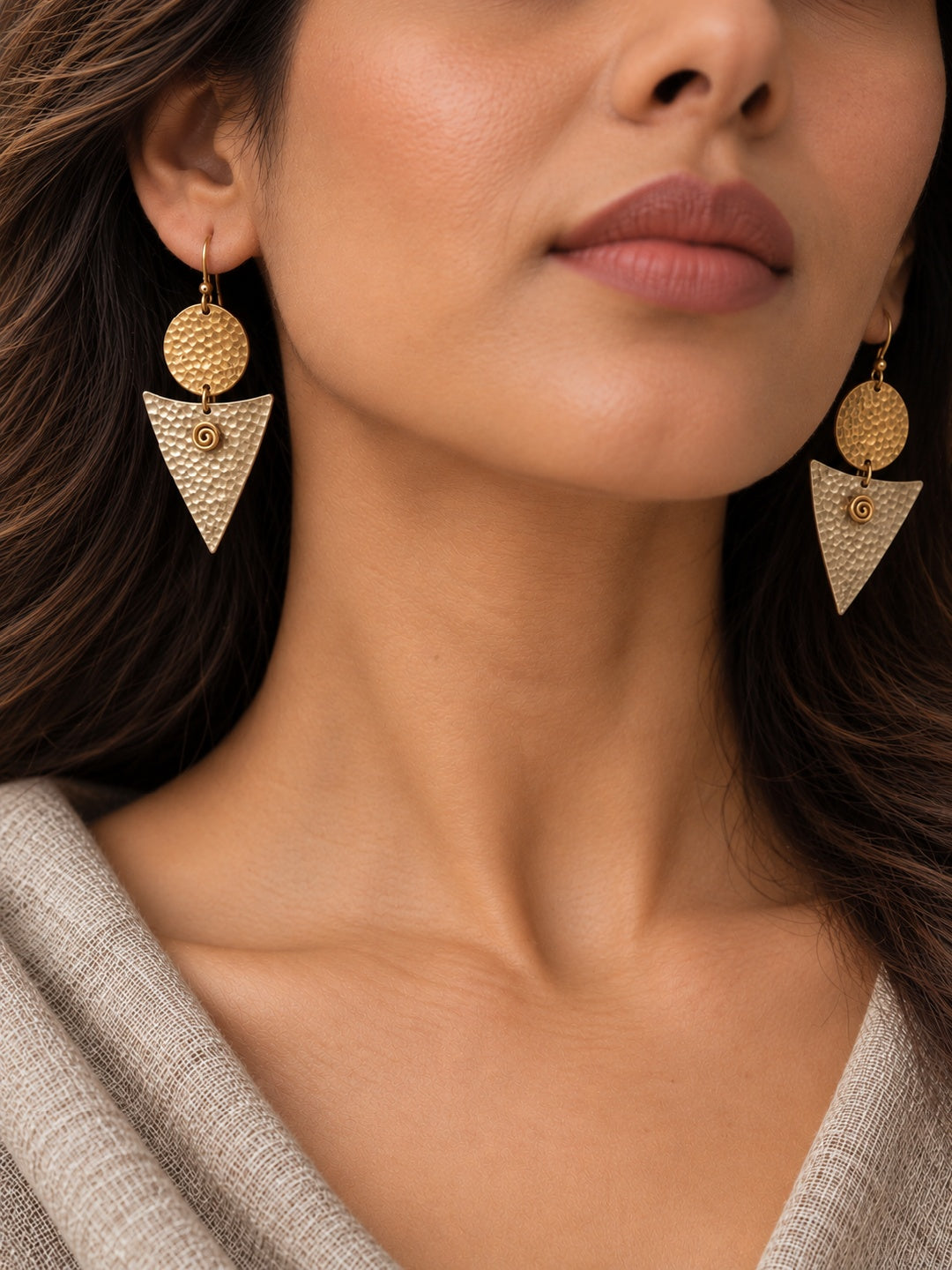 KoraKanvas Trikon Beaten Brass Earrings 2