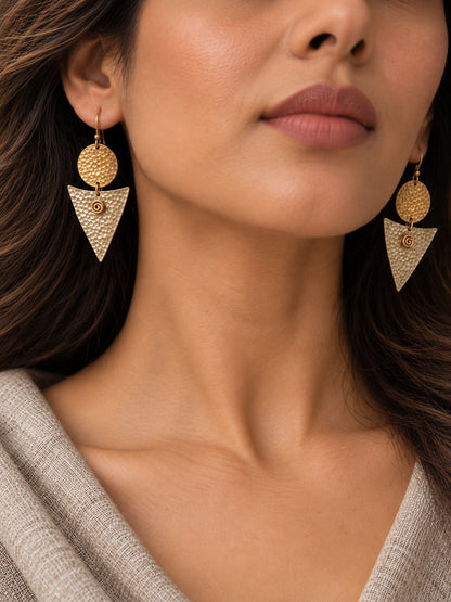 KoraKanvas Trikon Beaten Brass Earrings 2
